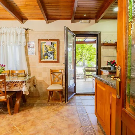 Paraiso Malvinas Villa *